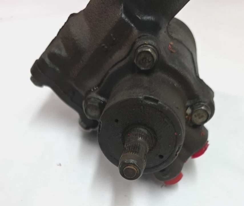 Power Steering Gear Box For 1981-1982 Toyota Pickup 4WD & 1984-1985 4Runner OEM 2