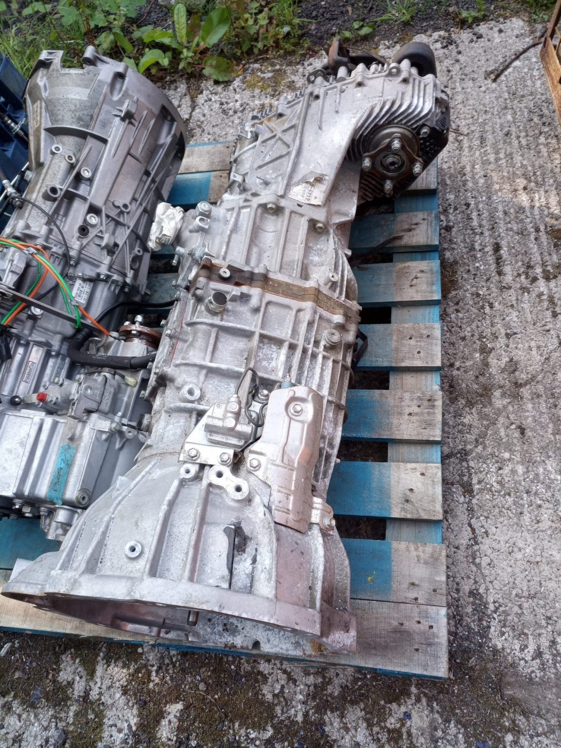 Toyota Land Cruiser 200 V8 Manual Gearbox and Transfer Case 2